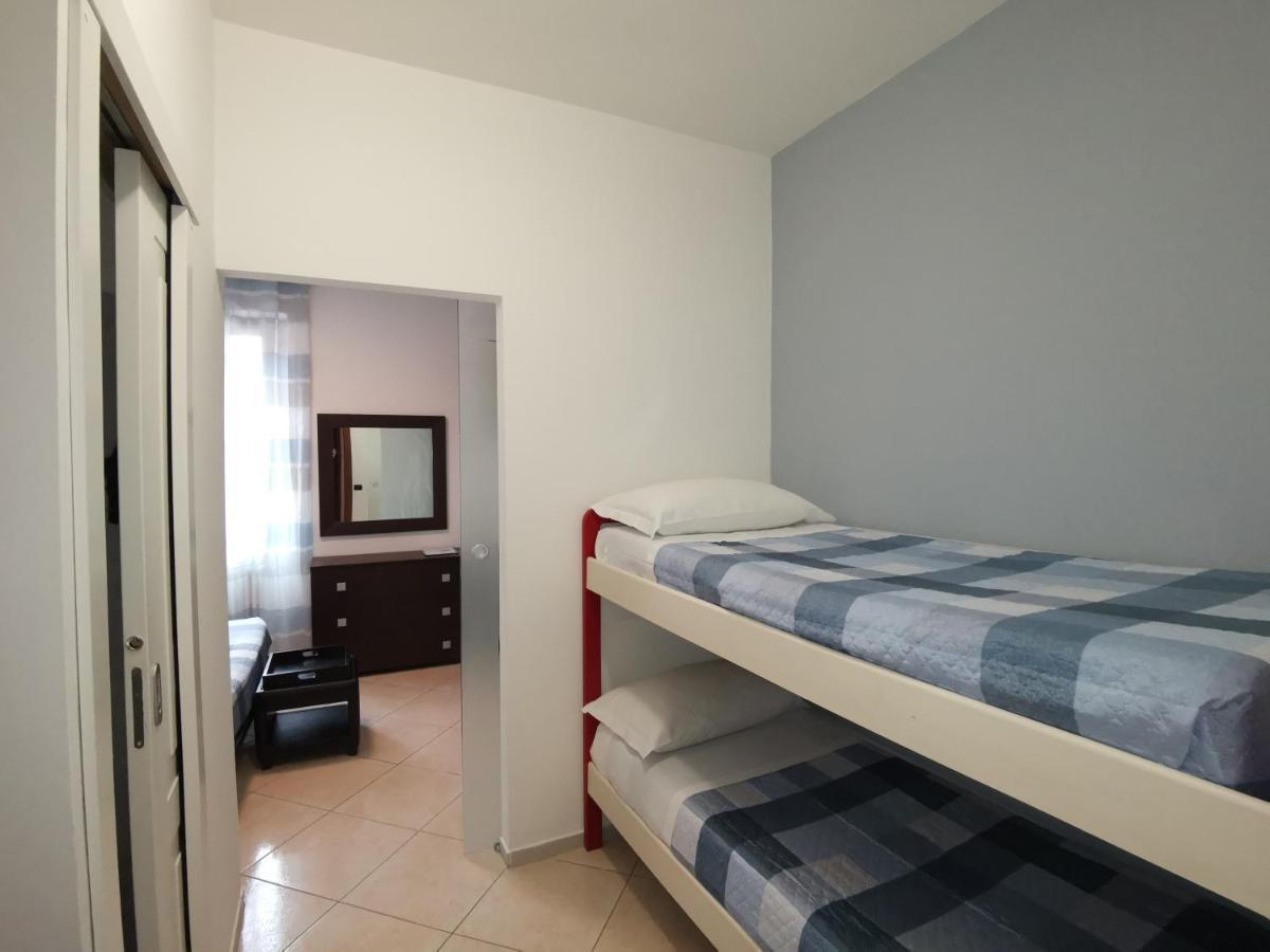 Bed and Breakfast Beb I Portici Черноббио Экстерьер фото