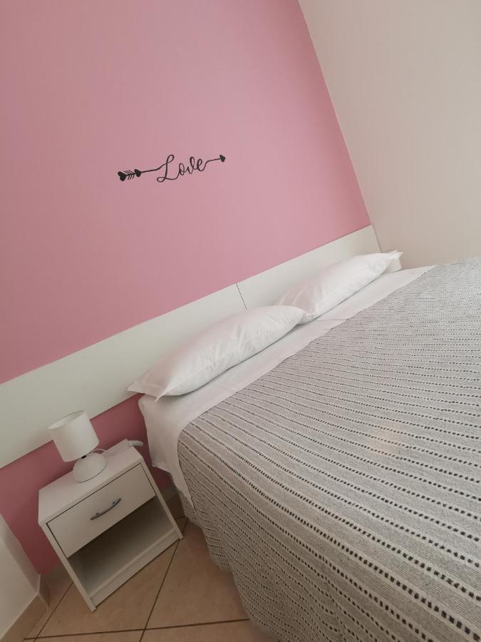 Bed and Breakfast Beb I Portici Черноббио Номер фото