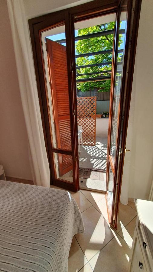 Bed and Breakfast Beb I Portici Черноббио Экстерьер фото