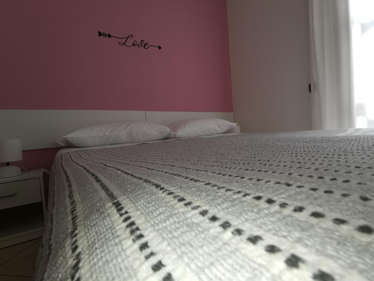 Bed and Breakfast Beb I Portici Черноббио Экстерьер фото