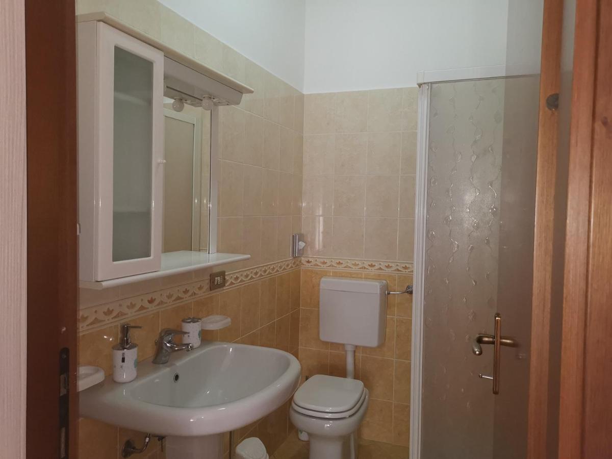 Bed and Breakfast Beb I Portici Черноббио Экстерьер фото