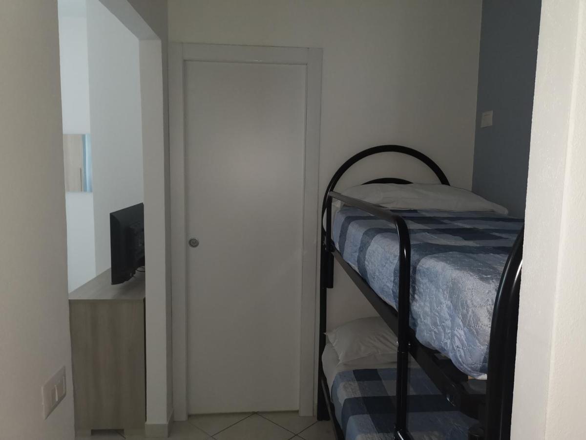 Bed and Breakfast Beb I Portici Черноббио Экстерьер фото
