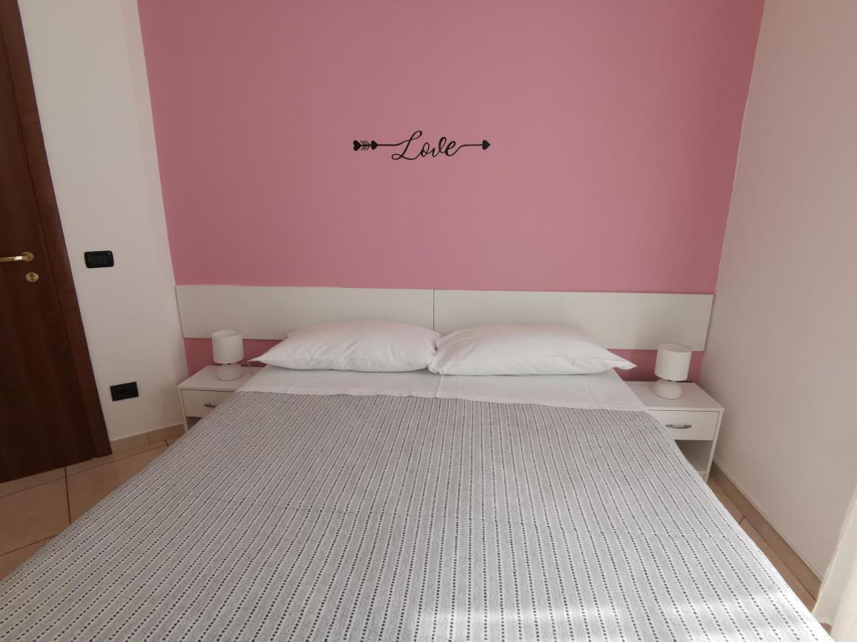 Bed and Breakfast Beb I Portici Черноббио Экстерьер фото
