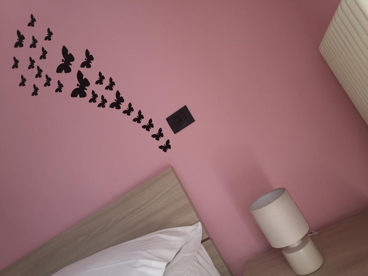 Bed and Breakfast Beb I Portici Черноббио Экстерьер фото