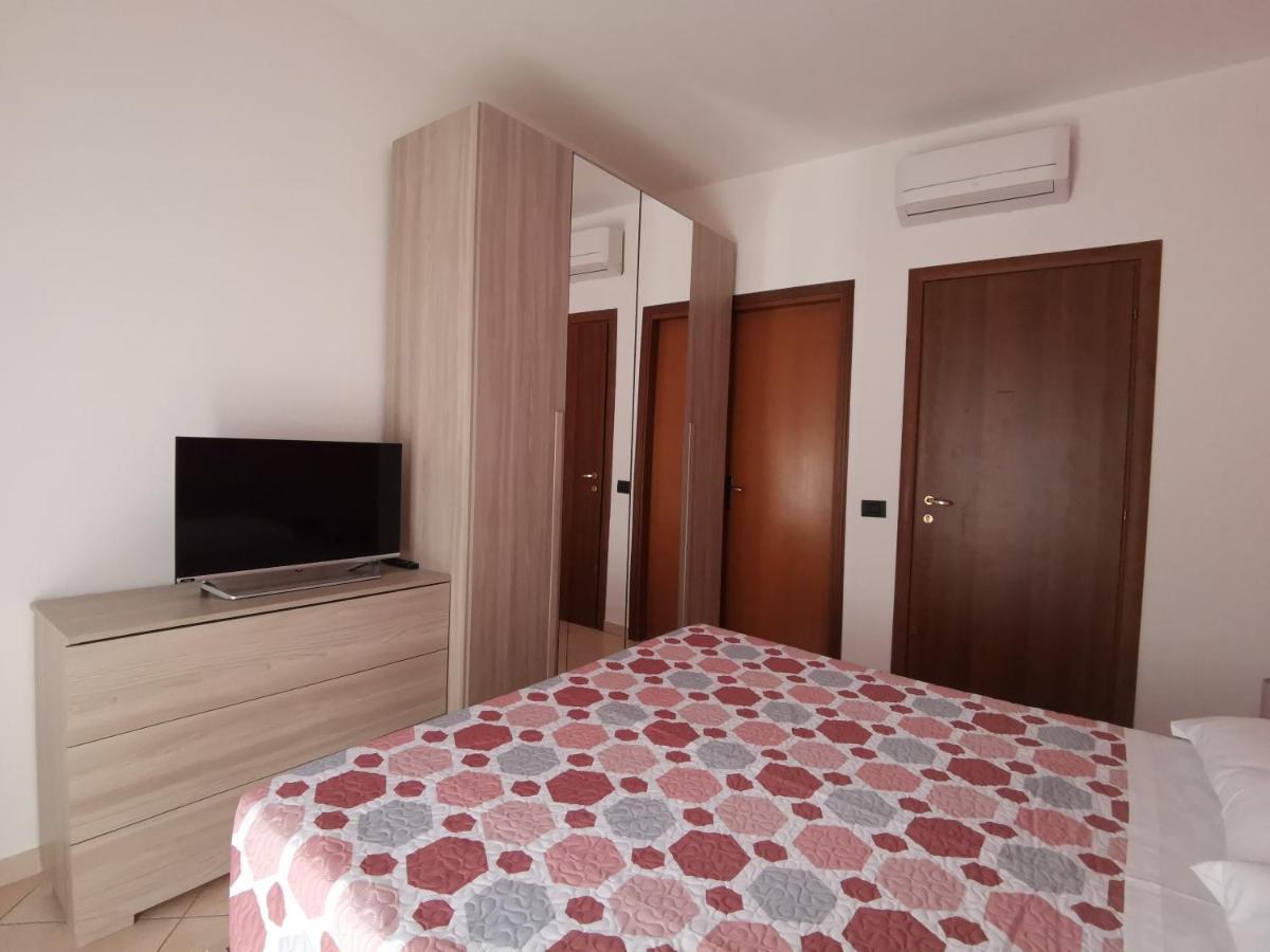 Bed and Breakfast Beb I Portici Черноббио Экстерьер фото
