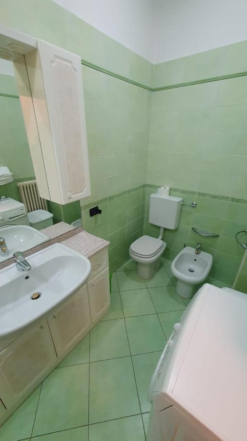 Bed and Breakfast Beb I Portici Черноббио Экстерьер фото